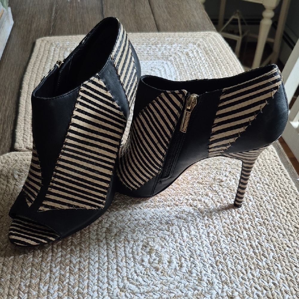 RACHEL Rachel Roy Black and Cream Striped Heels
